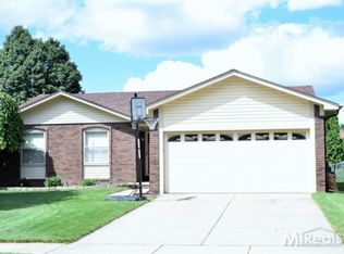 37622 Streamview Dr, Sterling Heights, MI