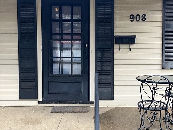 2nd image of 908 Watervliet Ave
