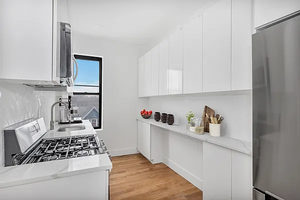 Sold by Compass | media 3