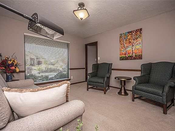 4th image of 2112 Westwood Dr