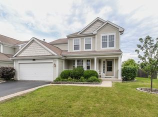2116 Red Oak Dr, Round Lake, IL 60073