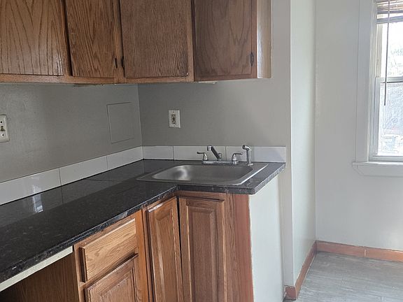 3rd image of 521 Baltic Ave Floor 2