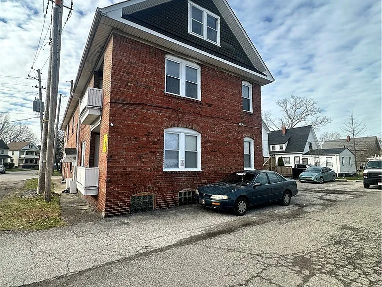 837 Wayside Rd #2 — Photo 2