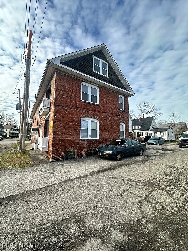 Building Photo - 837 Wayside Rd #2
