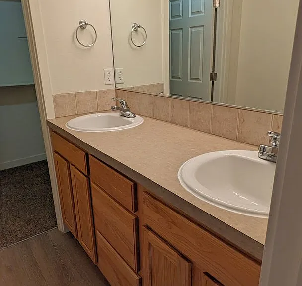 Halsey East Townhomes — Photo 112