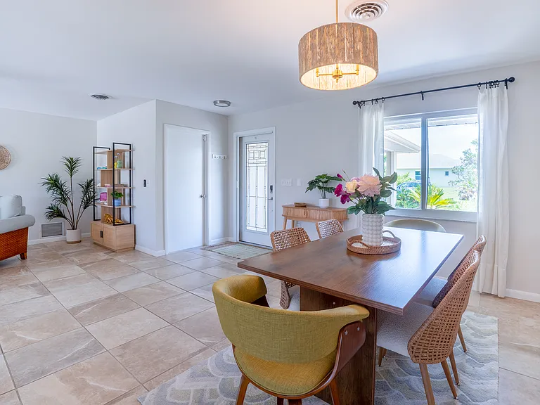 1105 Caples St — Photo 10