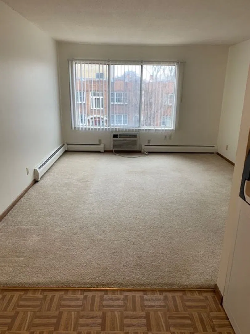DJ Smith Realty Emerson Ave S — Photo 2