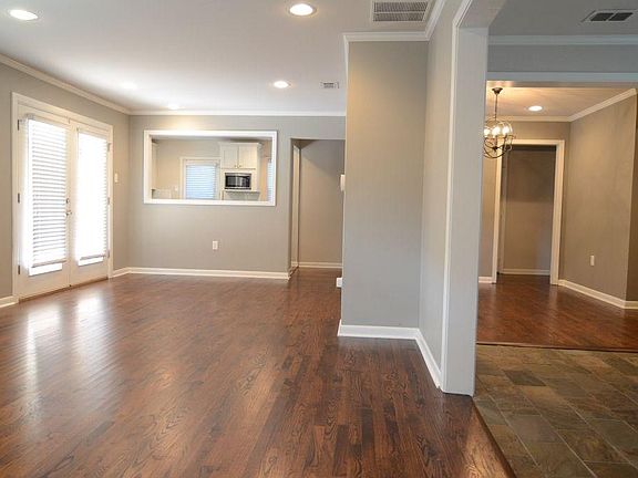 2nd image of 9951 Lakemont Dr