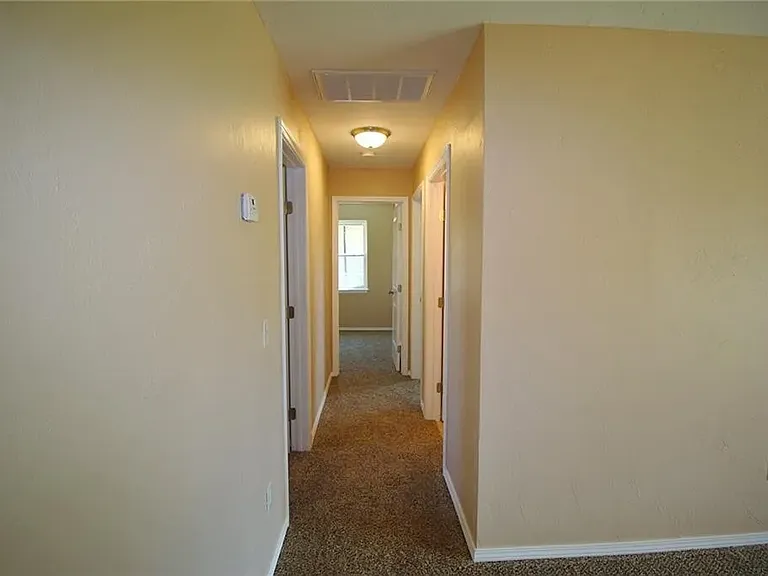 213 Cherokee Ln — Photo 17