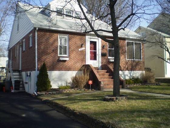 2nd image of 3206 Willoughby Rd