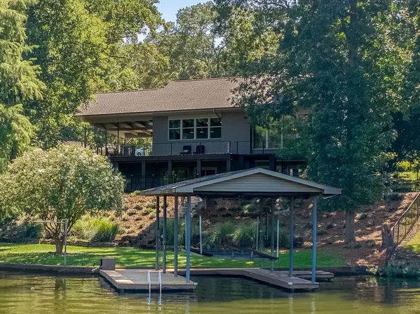 325 Virginia Shrs, Muscle Shoals, AL 35661