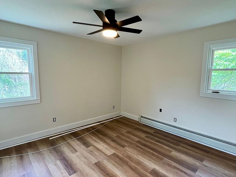 2nd image of 30 Nathaniel Blvd APT B
