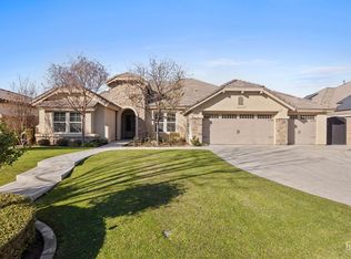 6109 Dartmoor Wood Ave, Bakersfield, CA 93314