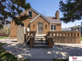 4451 S 39th St, Omaha, NE 68107