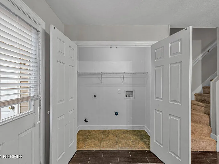 300 Streamwood Dr — Photo 11