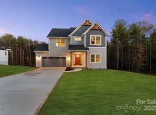 5729 Selkirk Dr, Hickory, NC 28601