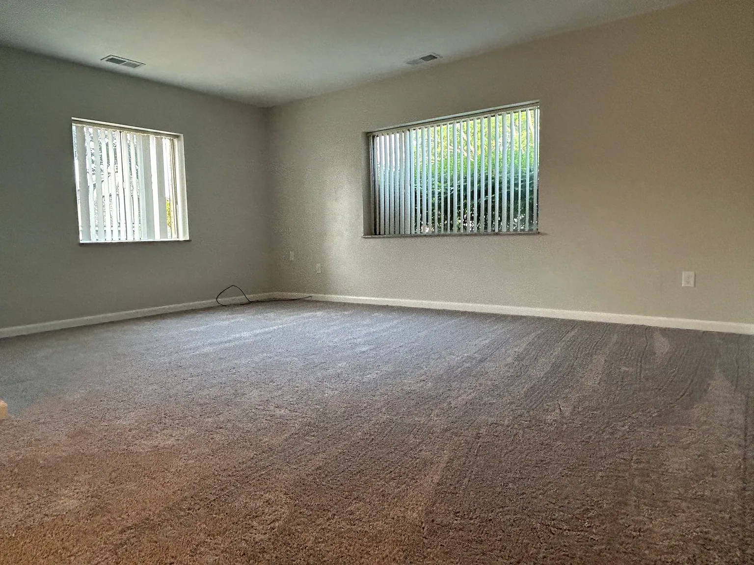 Studio, 1000 sqft, $1,375 — Photo 3