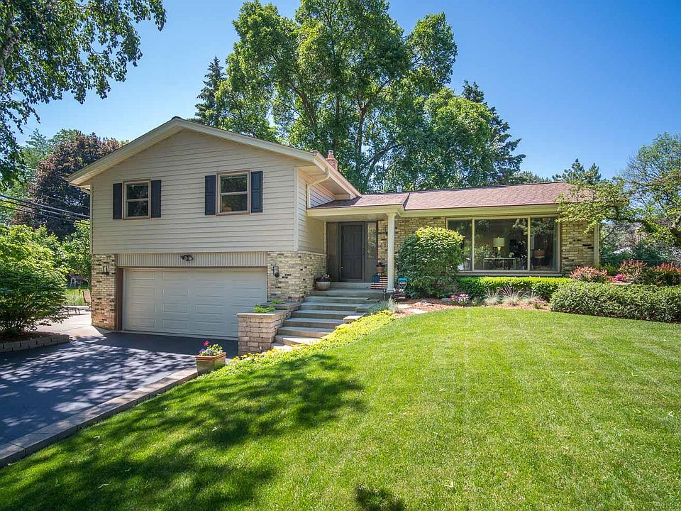 1st image of 2431 Normandy Ln