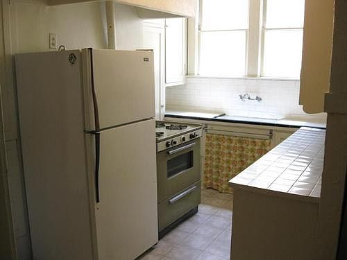 4th image of 1517 N Van Ness Ave