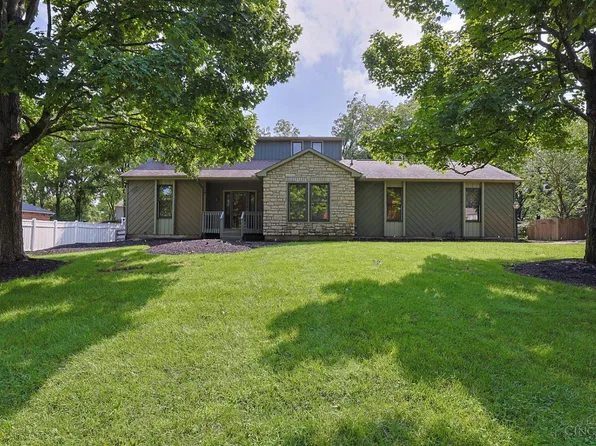 10128 Amberwood Ct, West Chester, OH 45241