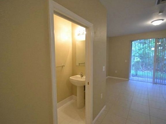 3rd image of 2767 SW 82nd Ave #103