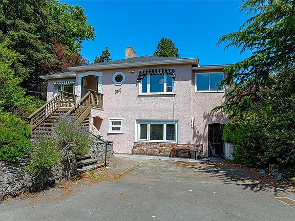 3rd image of 430 Gorge Rd W