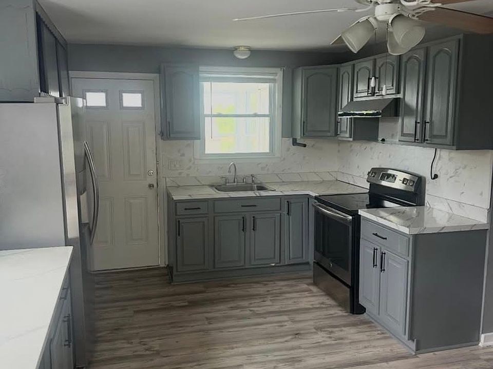 1st image of 210 Jerseyville Ave