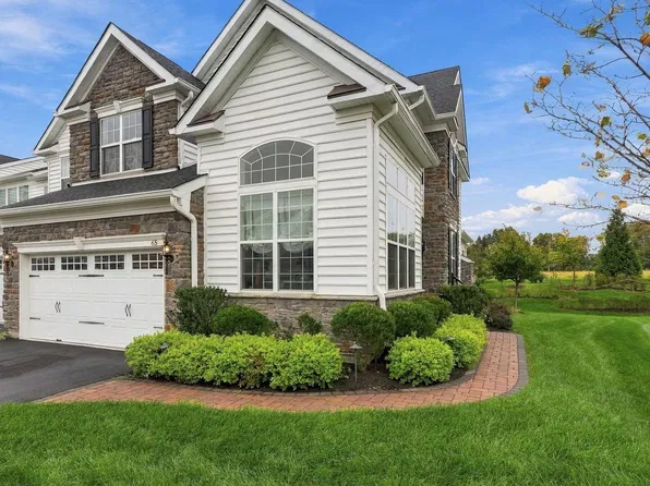 65 Lavender Dr, Yardley, PA 19067