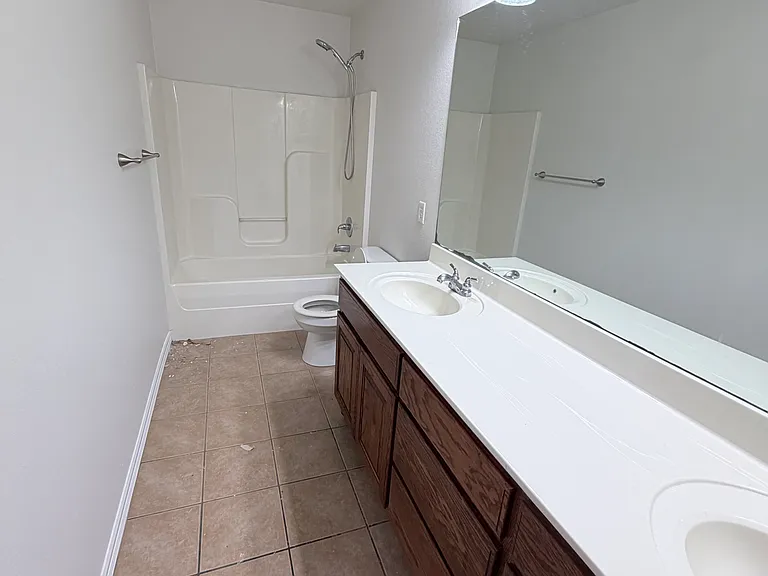 696 Galleon Ave — Photo 9