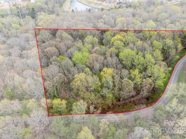10835 Wildlife Rd, Charlotte, NC 28278