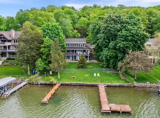 5465 German Village Rd, West Bend, WI 53095