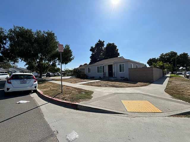 1st image of 1366 W Cameron St