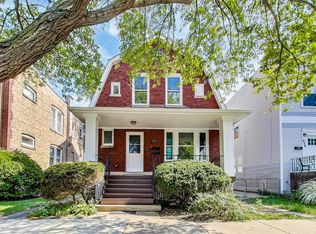 924 Circle Ave, Forest Park, IL 60130