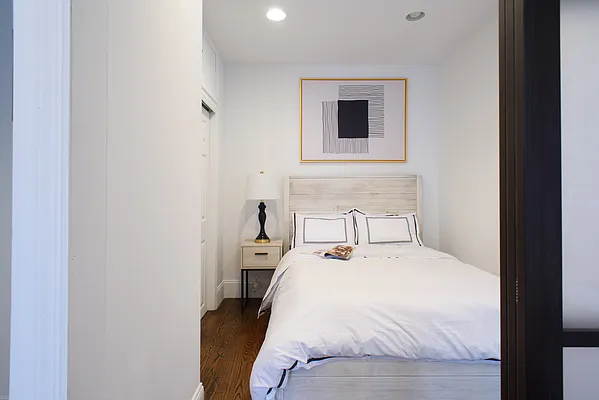 Rented by Urban Furnished LLC | media 26