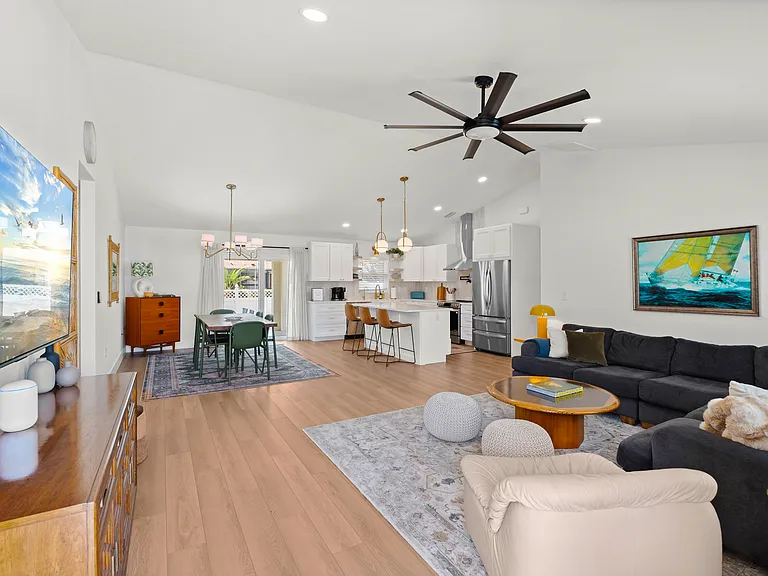 681 Azure Rd — Photo 2