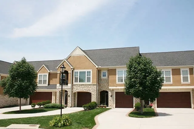 Mansions At Canyon Creek Apartments — Photo 6