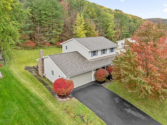 2nd image of 2212 Kathleen Dr