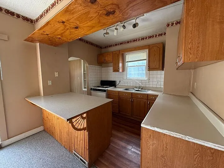 504 Belden Ave NE — Photo 8