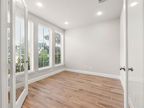 4th image of 4210 Ana Ridge Ln