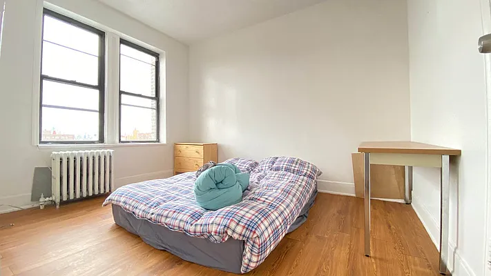 Rented by Contact Realty | media 4