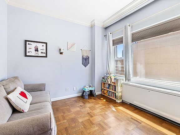 4th image of 201 E 79th St APT 18A