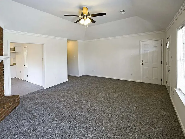 9440 Kaki Ln — Photo 3