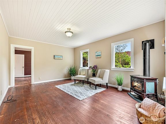 5th image of 6112 V Place