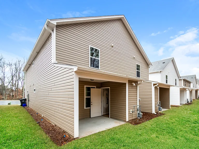 335 Noble Ln — Photo 15