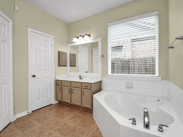 6315 Bain Dr — Photo 26