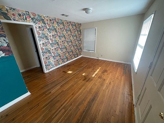 3rd image of 4501 Gillis St