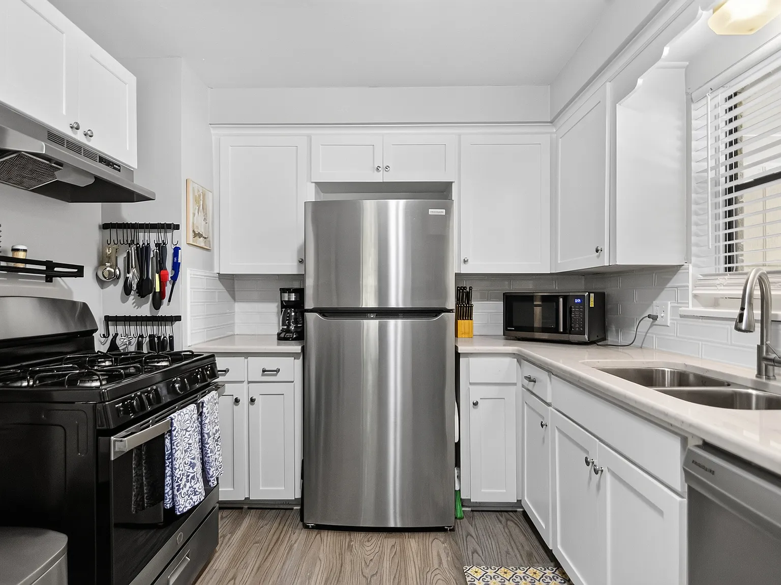 2 bed, 822 sqft, $1,150 — Photo 2