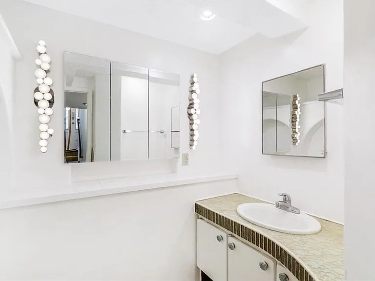 801 Corens Dr — Photo 33