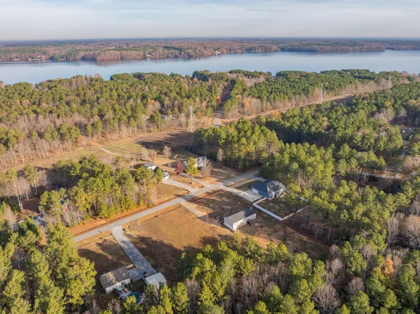 150 Knotts Ln #150, Roanoke Rapids, NC 27870