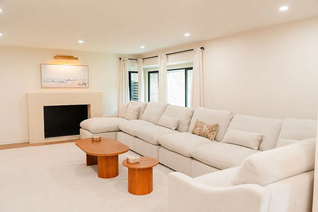 5 bed, 3520 sqft, $25,000 — Photo 2